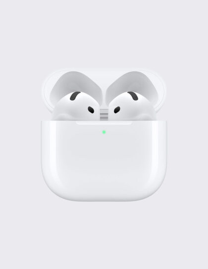 AirPods 4 in Case